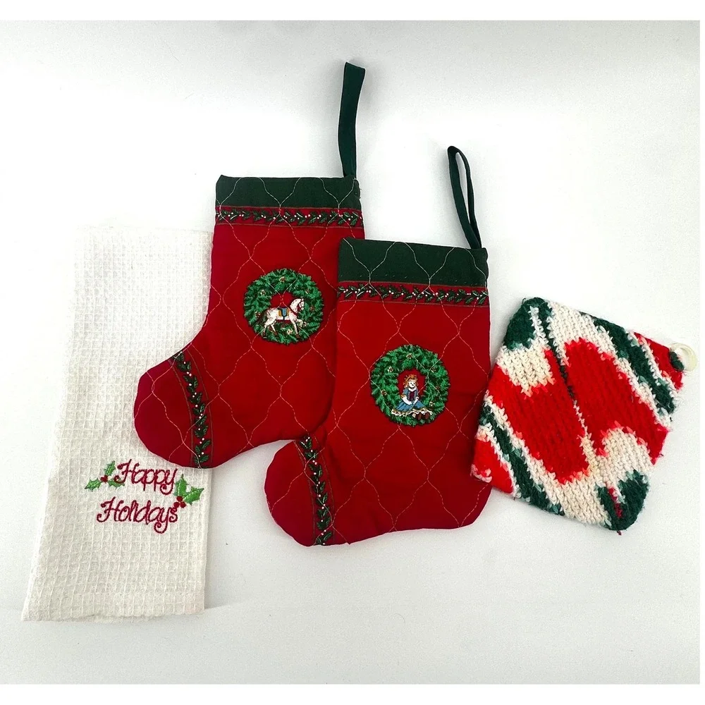 Vintage Christmas Stockings Quilted Red Green Wreath Towel Pot Holder Bundle 4pc
